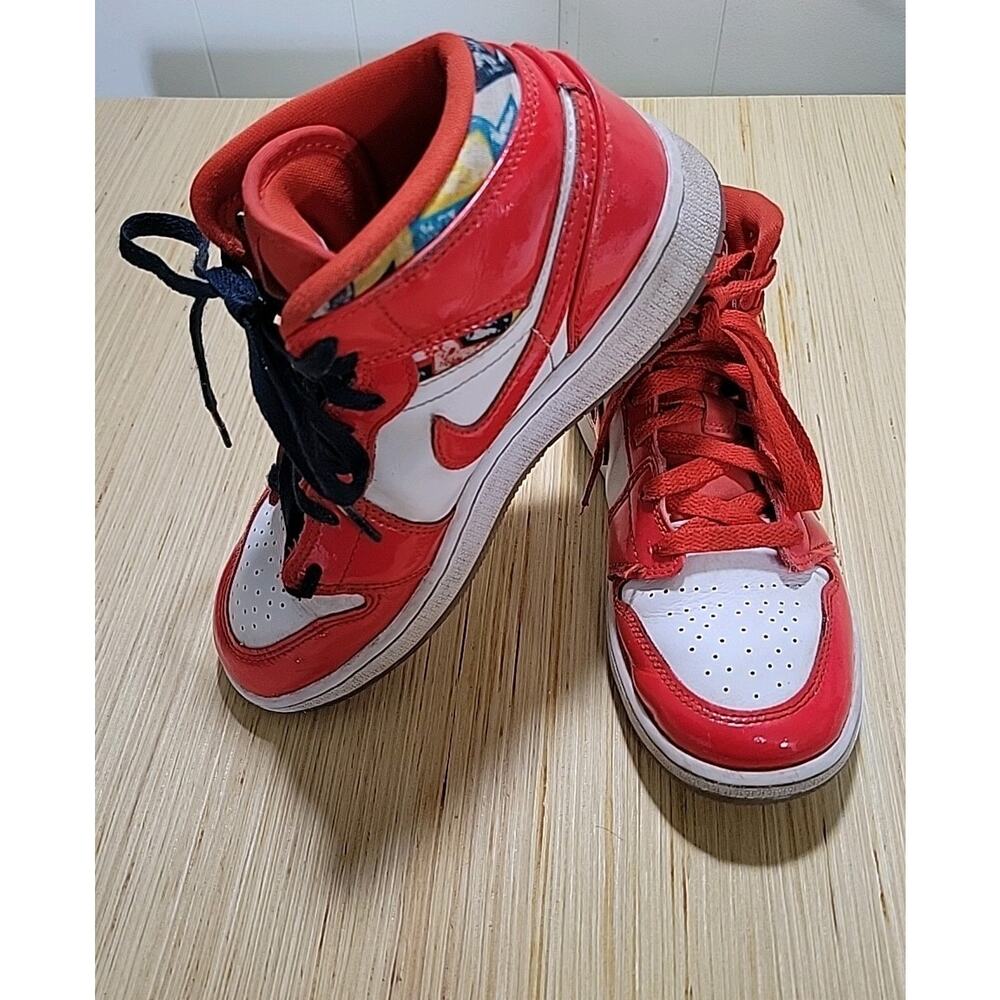 Nike Air Jordan's Red and White Child's Size 4 Sneakers Pre Owned